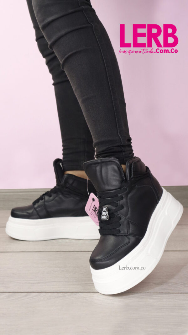 TENI BOTA VIVI NEGRO - Imagen 4