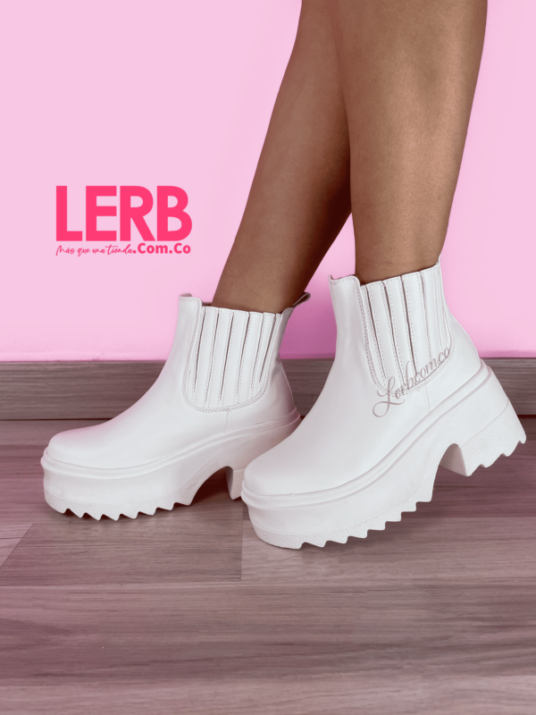 BOTINES JULIETA BLANCOS - Imagen 6