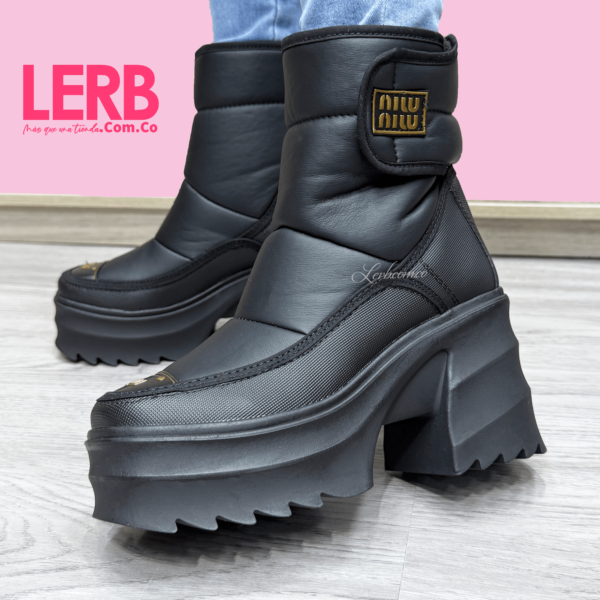 BOTINES MIU NEGROS