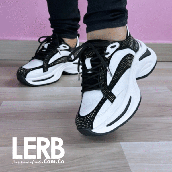 TENIS NUBE NEGRO X BLANCO