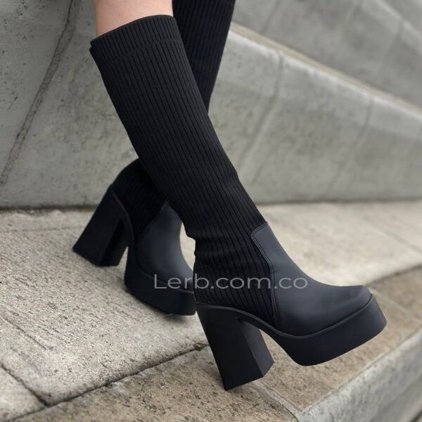 BOTAS MELODIE NEGRO Y BEIGE