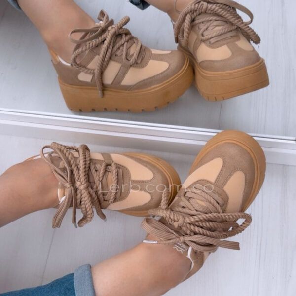 TENIS ESSENCE AMARETTO